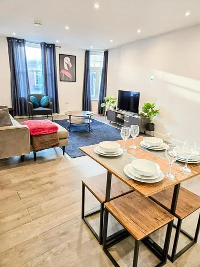 Elegant Town Centre Apartment, Margate - 5mins Walk From The Beach Front