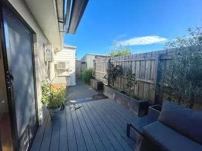 Urban Nest in the West - 2bdr 2bath