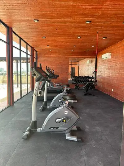 New Centric 1BR apartment with gym & pool