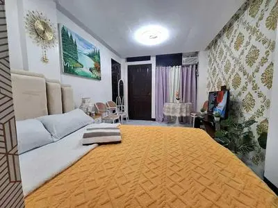 Cozy Studio Apartment Room Transient House at Palm Village Obrero at the back of Abreeza Mall with Free Parking