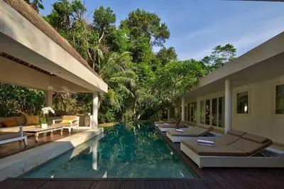 4 bedroom Jungle Oasis in Pererenan