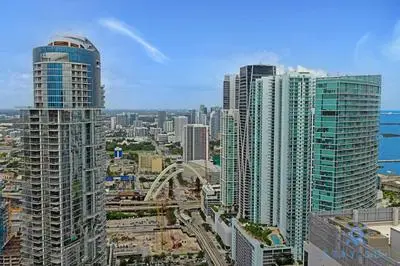 Chic Downtown - City Views Gym & Pool