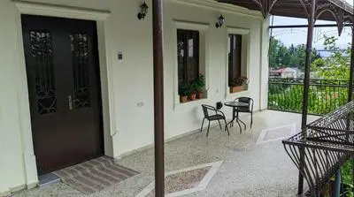 Beka's guesthouse - Near center of city, not noisy but a fresh and eco
