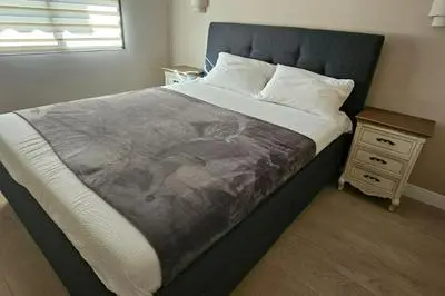 Luxury Renovated 2BR - OceanViews - Pool - Torremuelle
