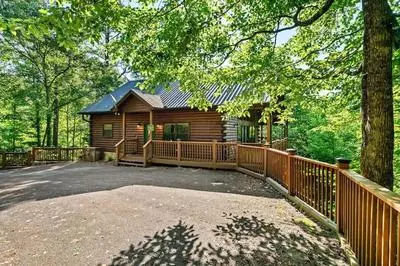Wet & Wilderness - Luxe Indoor Pool Cabin-3 Kings-BunkRm-GameRm-HotTub