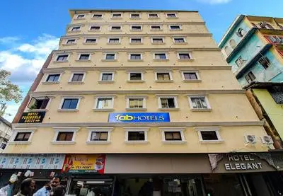 FabHotel Peninsula - Nr CSMT Station