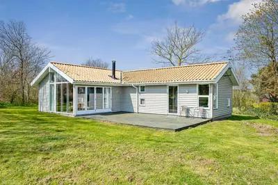 Well-Maintained Holiday Home With Sea View Close To Ebeltoft