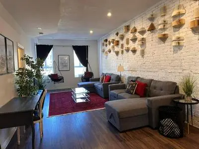 Historic Plateau Loft with 3 Private Baths
