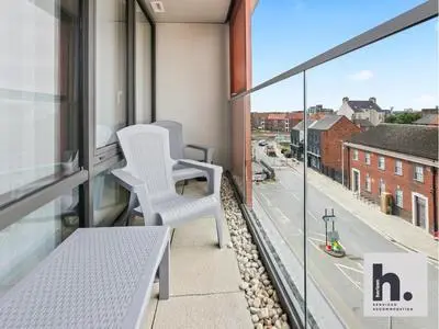 FREE Parking - City Centre - Siemens - Tailored for Business - L28