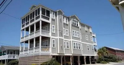 Steps from the Beach - Southpark by the Sea