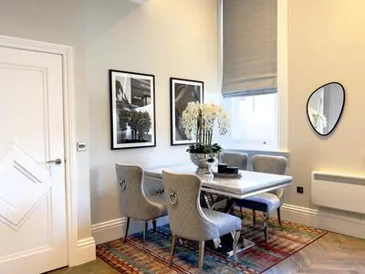 Luxe Cardiff Bay Retreat - Spacious & Free Parking