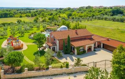 Beautiful Villa Omo with pool in Pula