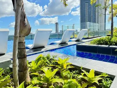 Eastwood Global Plaza Luxury 1Bed Room with 2 Toilets and Laundry Room