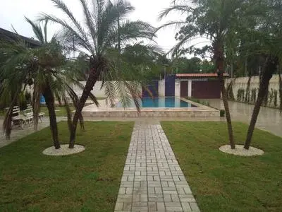 Casa com piscina em Itanhaém