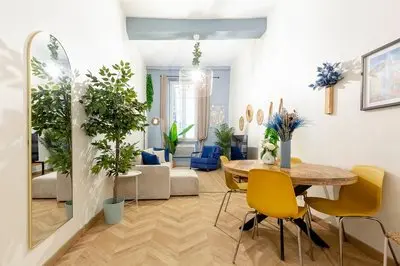 Portable AC Boho Chic Apartment in Old Town