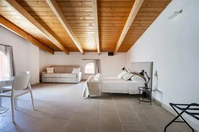 Palazzo della Torre 201– Modern Historic Apartment