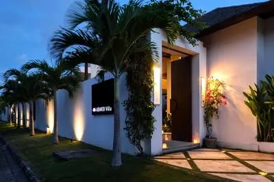 Villa Abakoi, 6 Bedrooms Private Villa in Seminyak