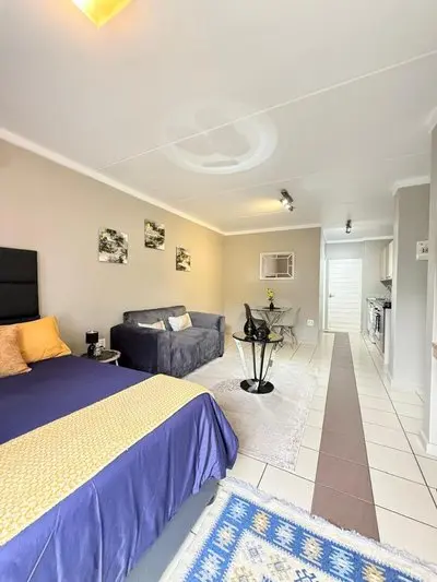 Couples Haven -Minimalist Studio Apt-Pool & Tennis Court