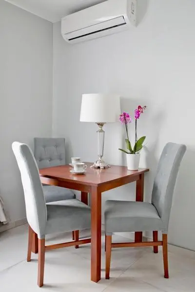 Elegant City Center Apartment 7B