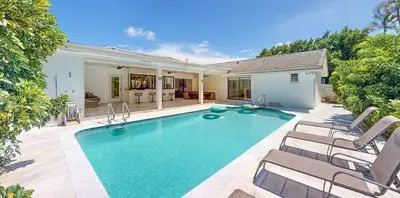 Villa Shapira 6BR Luxurious Designer Home With Heated Pool