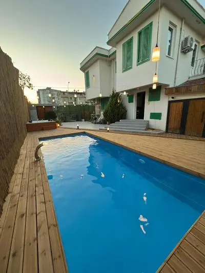 Yeşil Panjurlu Villa Otel