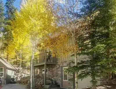 Breckenridge Retreat w/ Hot Tub & Mountain Views!