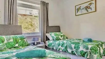 Lovely Apartment 1 King 4 Single Beds
