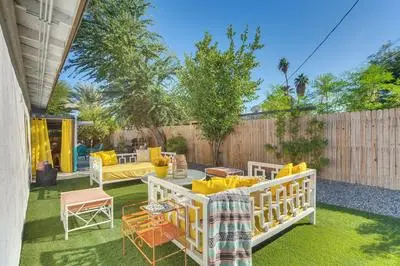 2 Mi to Dtwn: Vintage-inspired Gem in Palm Springs