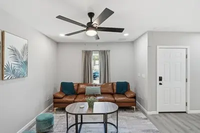Spacious 4BR Gem Family-friendly Near Downtown