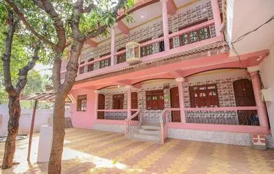 OYO 10728 Home Near Calangute Beach