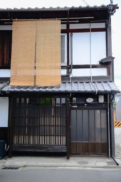 Nishioji Kado