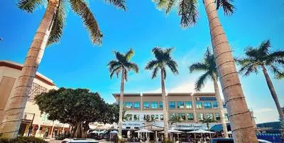 Tuscan Vacation Rental. Stylish 3-Bedroom Getaway Near Vanderbilt Beach Enjoy a Private Pool, Spacious Layout, and Modern Comforts Perfect for Families, Gr
