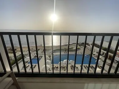 PORTO & ALMIRA BEACH