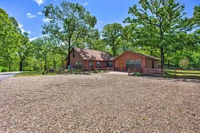 Angler's Cabin: Direct Lake Fork Access, By Marina