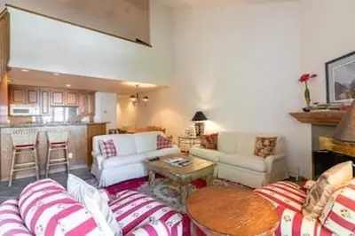17 Vail Road Condos 5 Minute Walk to Vail Village and Gondola One by RedAwning