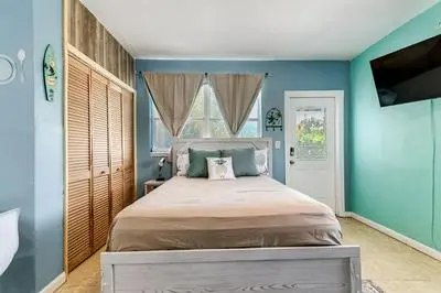 Studio Townhouse 2 blocks from Beach