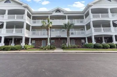 Arbor Trace #832 2 Bedroom Condo by RedAwning