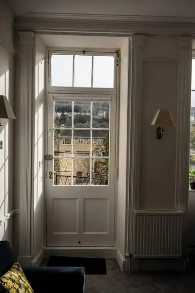 Garden Flat Apartment in Grosvenor Place
