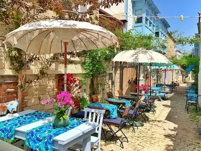 Rue d’Azur Alacati