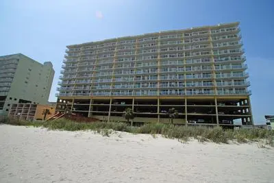 Sunrise Pointe 11f 3 Bedroom Condo by RedAwning