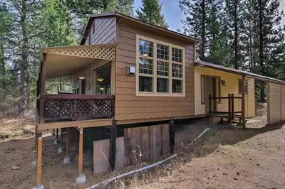 Private Cabin, 5-min Drive to Hot Springs & Golf!