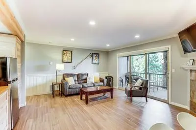 19 Mi to Mt Bachelor Ski Resort: Condo w/ Grill
