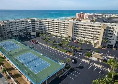 Inlet Reef 204 2 Bedroom Condo by RedAwning