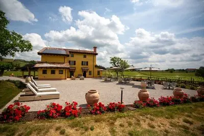 Al pompiere wine and rooms