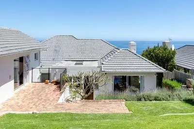 Villa Mirabella Camps Bay - Family Villa With Pool