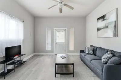 Spacious 2BR Duplex Near Downtown San Antonio