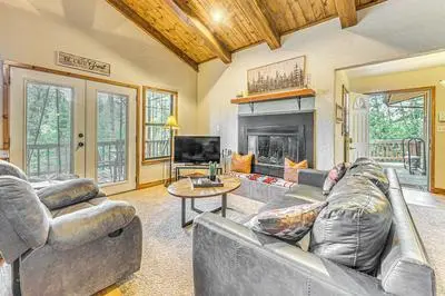 Hot Tub Haven w/ Game Room & Grill in Ruidoso!
