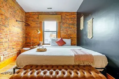 Short North Convention King Bed Parking Free