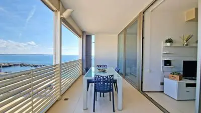 Suite Le Vele Sea View Sleeps 4 and Wifi