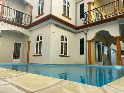 Luxury 6-bedroom Villa Near sea Flic en Flac